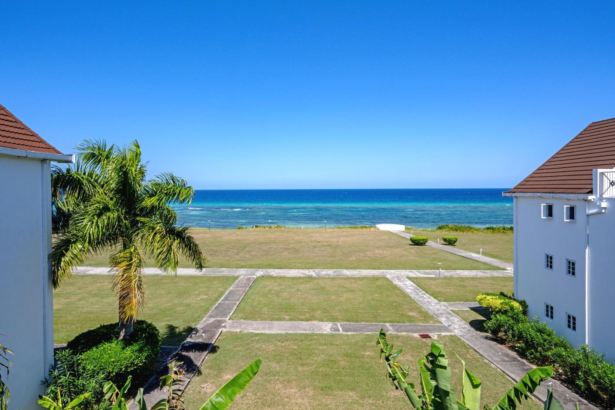 Marriott Seacastles E22, Montego Bayアパートホテル エクステリア 写真